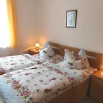 Апартаменты Gaestehaus Heuer *