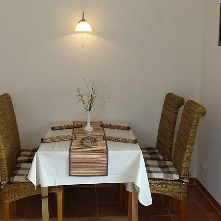 Gaestehaus Heuer 公寓 *