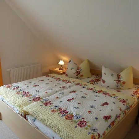 Gaestehaus Heuer דירה באבה