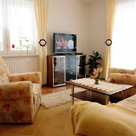 Gaestehaus Heuer Бабе